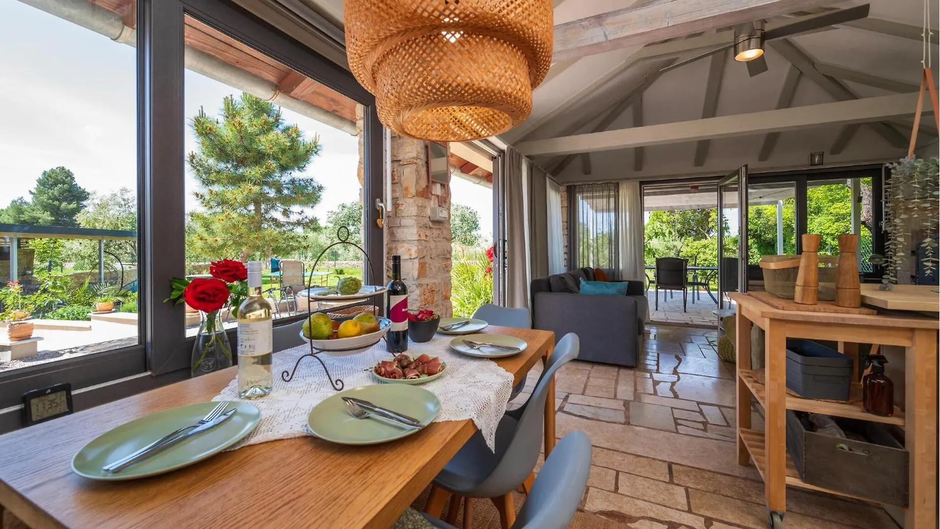 1 Bedroom Awesome Home In Peroj Holiday home