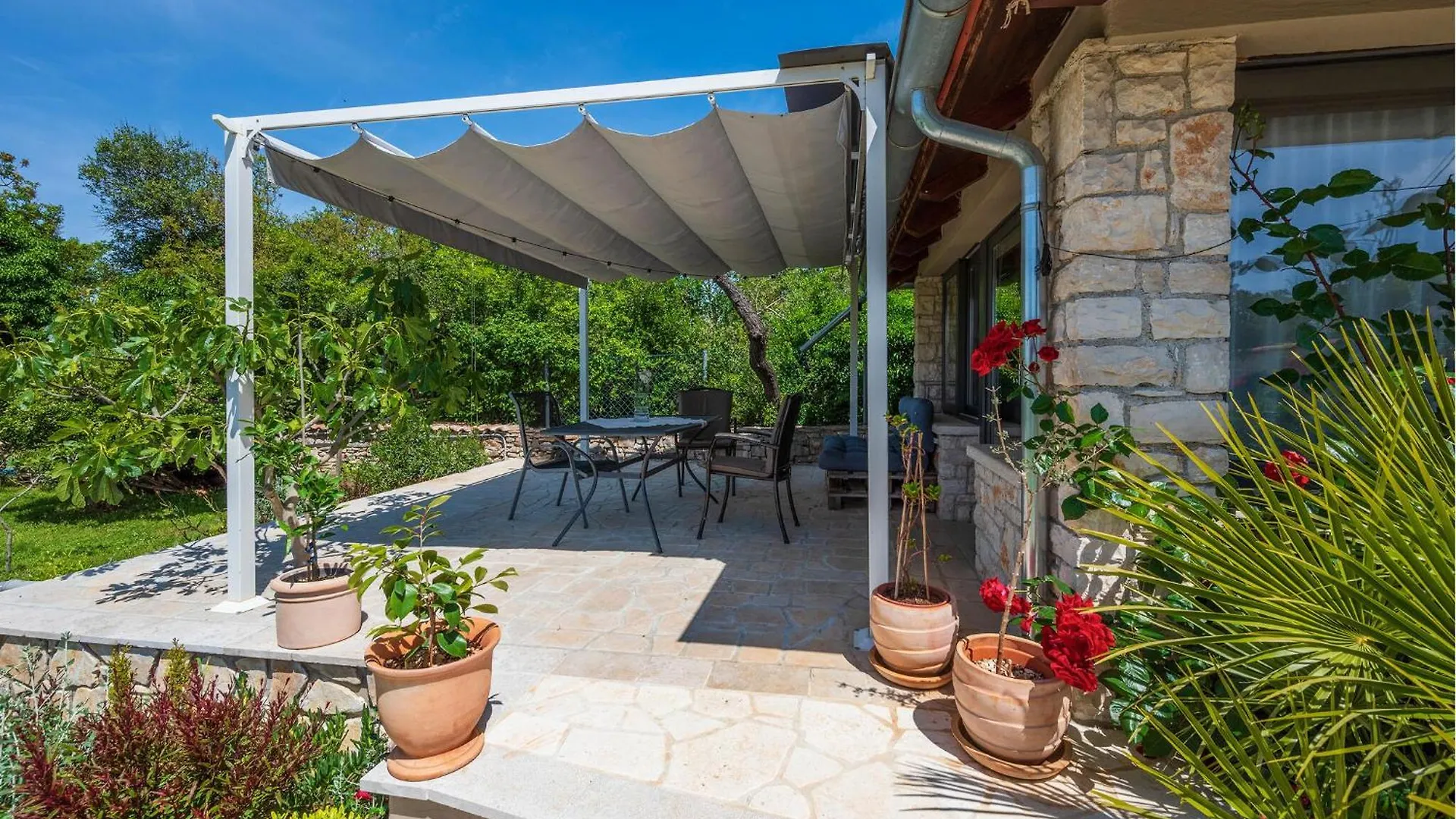 1 Bedroom Awesome Home In Peroj